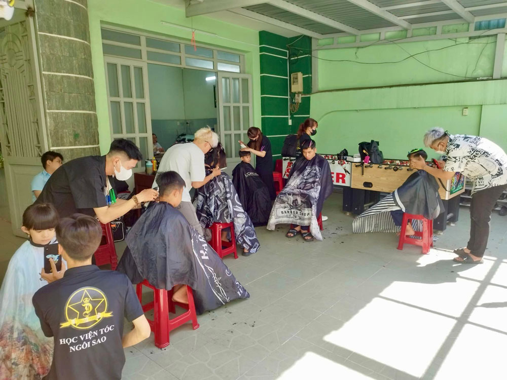 Trường Dạy Nghề Tóc HAIR STAR là địa chỉ dạy nghề tóc tại TPHCM